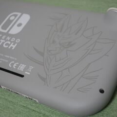 ニンテンドースイッチライト  ザシアン・ザマゼンタ 箱付きの画像
