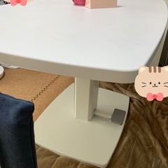 テーブル＊白＊高さ調節できます