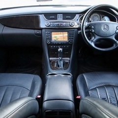 ベンツ  CLS 350 AMGカスタム　4本出しマフラー　20AW ダウンサスの画像