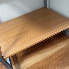 可動式パソコンデスクの画像