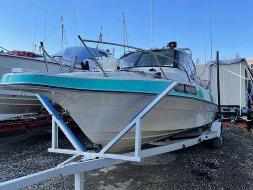 ニッサン　FB650　船