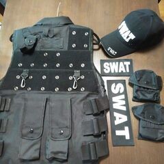 SWAT ベストの画像
