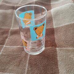 熊さん柄のグラスの画像
