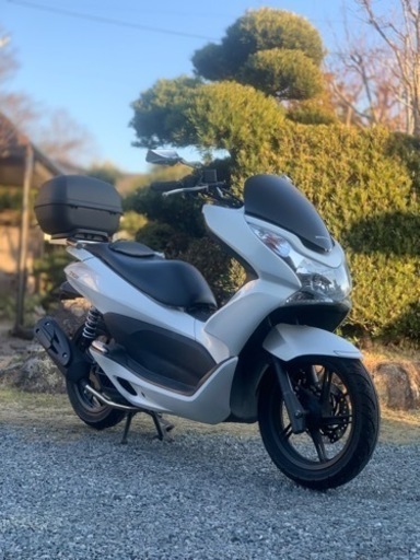 値下げ‼️自賠責5年付‼️原油高騰今こそ‼️驚異の実燃費リッター40〜50km‼️税金年間2千円程‼️超人気PCX125‼️カスタム多数‼️