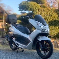 値下げ‼️自賠責5年付‼️原油高騰今こそ‼️驚異の実燃費リッター40〜50km‼️税金年間2千円程‼️超人気PCX125‼️カスタム多数‼️の画像