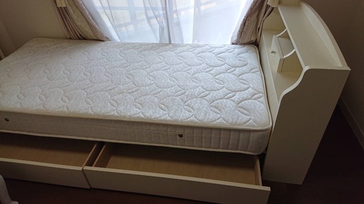 大塚家具(2012年購入)白・引き出し収納あり