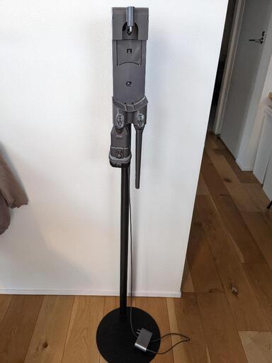 ダイソンのスタンド型充電器！