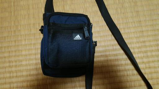 adidasポーチ（ほぼ未使用）