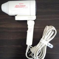  ナショナルドライヤー、トラベルドライヤー、トラベルセット、鍵、カラビナ、 差し上げます。の画像