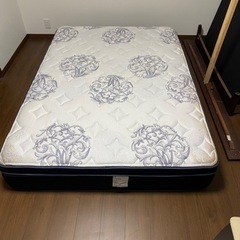 ダブルマットレス(ニトリ)＋ダブルベッドフレーム/別売り可能の画像