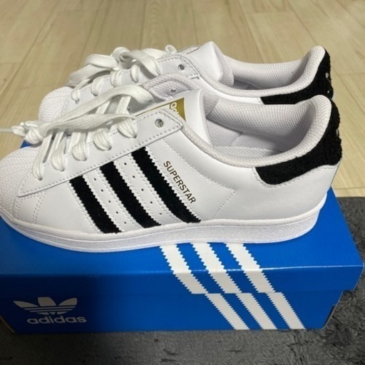 adidasレディーススニーカー
