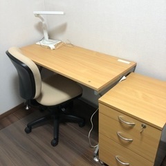 【引取りに来てくださる方限定 無料】勉強用デスク キャビネット、...