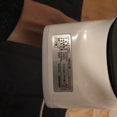 スチームアイロンとアイロン台の画像