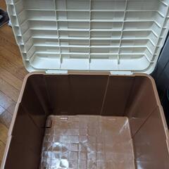 （受け渡し予定者決まりました）コンテナボックス　キャンプや灯油缶入れの画像