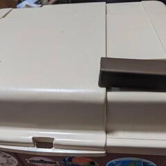 （受け渡し予定者決まりました）コンテナボックス　キャンプや灯油缶入れの画像