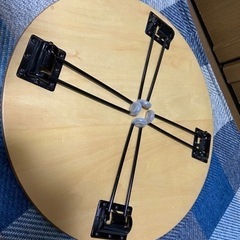 折り畳みテーブルの画像