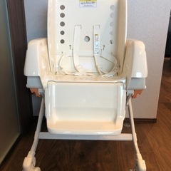 美品　Combi ハイローチェア テーブル付　usedの画像