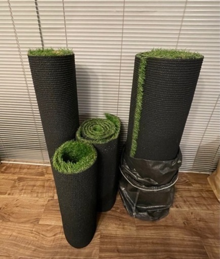 リアルな人工芝（複数枚）