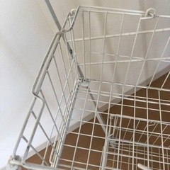 【12月末で受付終了】ランドリーラック　ランドリーバスケット　白の画像