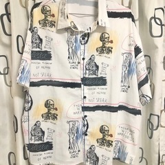 売切れました！★ 総柄のお洒落なデザインプリントのシャツ★の画像