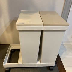 【ニトリ】ゴミ箱(予定者済)の画像