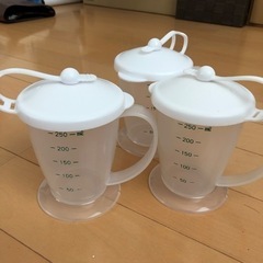 飲水コップ