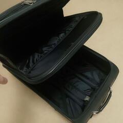 キャスター付き ビジネスバッグ / キャリーケースの画像