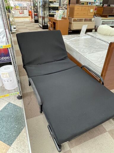 ?売れてます！！ 折りたたみベッド  ?定価￥10,980? 収納もらくらくの折りたたみベッド?