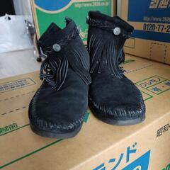 【中古品】MINNETONKA モカシンショートブーツ黒