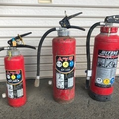 古い消化器3個＊どなたか何かに使う方いませんか？