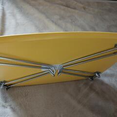 折り畳みテーブルの画像