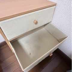 サイドテーブルの画像
