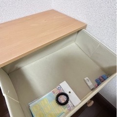 サイドテーブルの画像