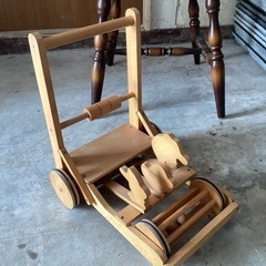 木製　手押し車のおもちゃ　仕掛けおもちゃの画像