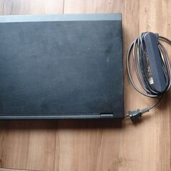 ＤＥＬＬ　ＬＡＴＩＴＵＤＥ　Ｅ５４００　１４．１インチ　メモリは４ＧＢ