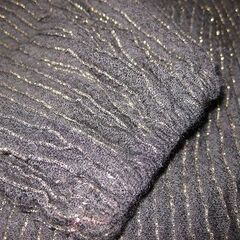 値下げ！厚手のセーター2枚組　濃いピンク・黒ラメストライプ　中美品の画像