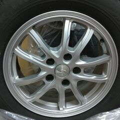 スタッドレスタイヤ　ホイールつき　215/60R16