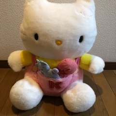 キティーちゃんのぬいぐるみ
