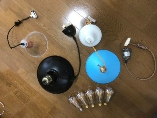 ランプシェード4つ　エジソンランプ５本付き