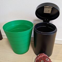ゴミ箱 ２個の画像