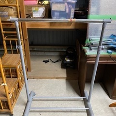 【中古品】キャスター付きシングル物干し