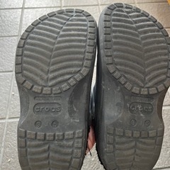 クロックス　ボア　サンダル　ブラックの画像