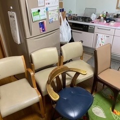 断捨離中です！椅子とテーブルですの画像