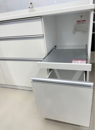 GM84【近隣配達可能】高橋木工所　食器棚　幅140　高さ190　白　キッチンボード　大収納　リサイクルショップ ケイラック朝霞田島店 　ケイラック　埼玉県　朝霞市　田島　和光市　志木市　新座市　富士見市　ふじみ野市　三芳町　戸田市　蕨市　さいたま市(岩槻以外)　川越市　所沢市　上尾市　東京都　板橋区　練馬区　清瀬市