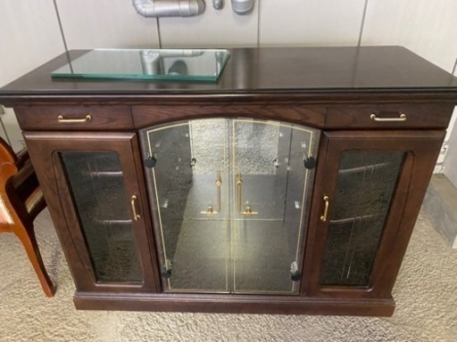 アンティーク　キャビネット　ガラス扉　家具　ローチェスト