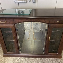 アンティーク　キャビネット　ガラス扉　家具　ローチェスト