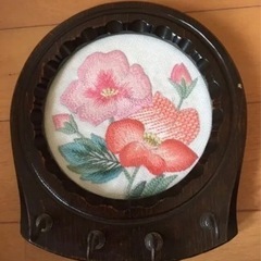 ハンドメイド　刺繍のフック掛け