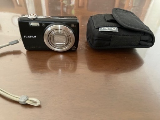 富士フイルムデジタルカメラFINE PIX F100