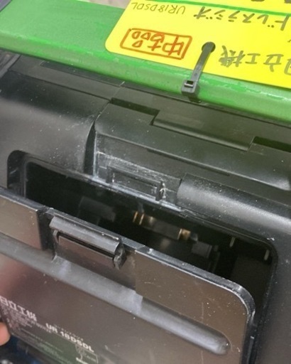 中古品 HITACHI コードレスラジオ UR18DSDL