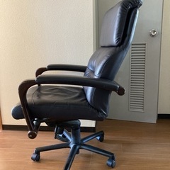 富士ファニチア •デスクチェアー